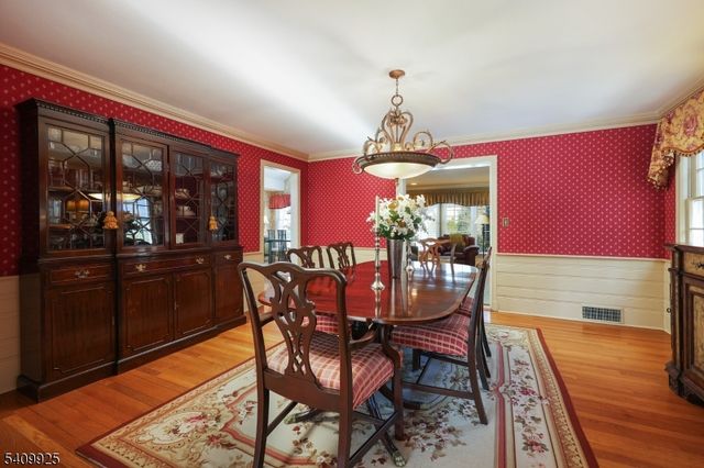 643 Nottingham Pl, Westfield Town, NJ 07090