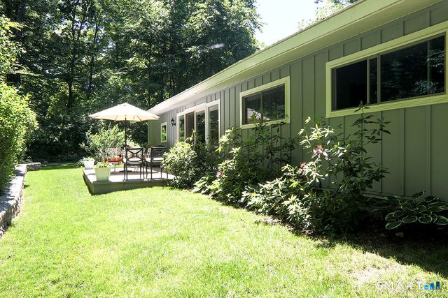36 Creeping Hemlock Drive, Norwalk, CT 06851