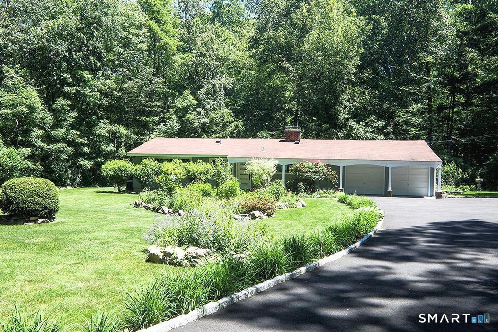 36 Creeping Hemlock Drive, Norwalk, CT 06851
