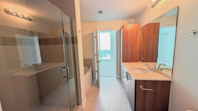1945 S Ocean Drive 701, Hallandale Beach, FL 33009