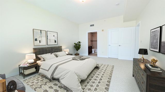 1945 S Ocean Drive 701, Hallandale Beach, FL 33009