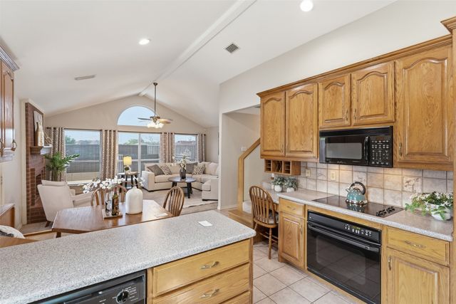 806 Red Oak Drive, Lewisville, TX 75067