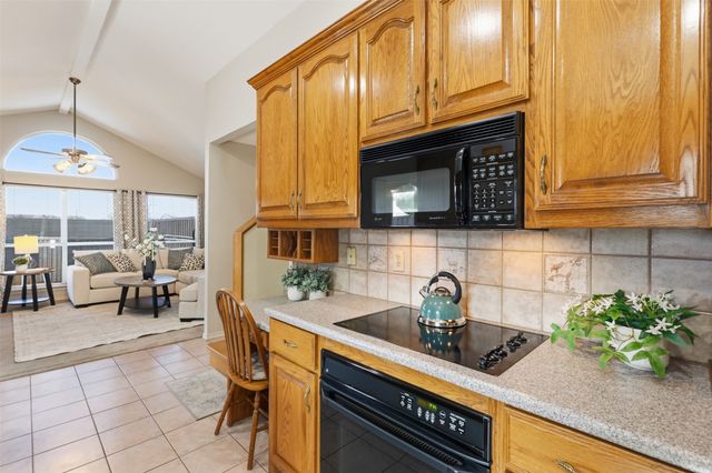 806 Red Oak Drive, Lewisville, TX 75067