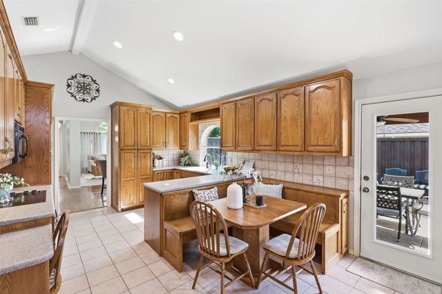 806 Red Oak Drive, Lewisville, TX 75067
