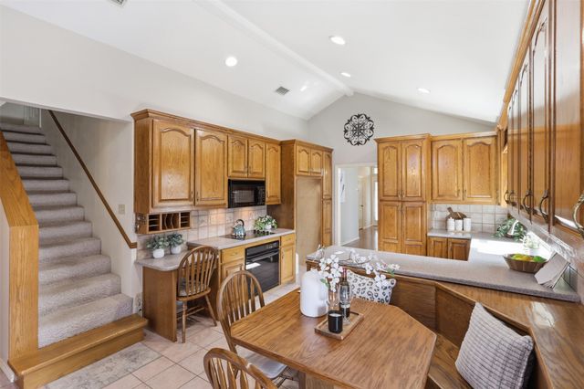 806 Red Oak Drive, Lewisville, TX 75067