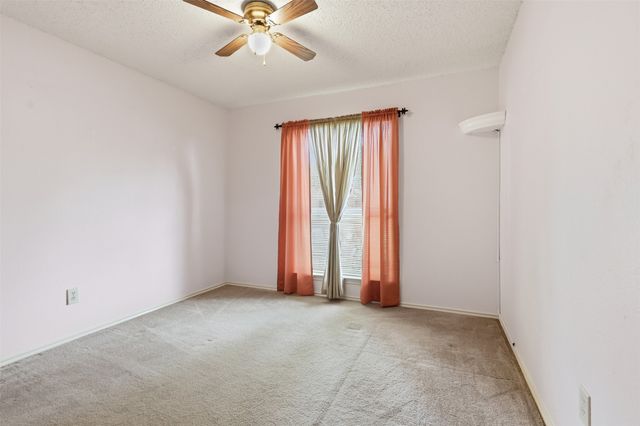 806 Red Oak Drive, Lewisville, TX 75067