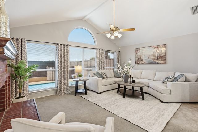 806 Red Oak Drive, Lewisville, TX 75067