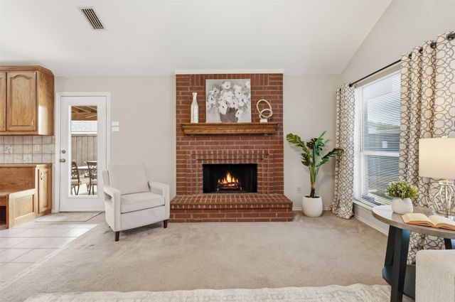 806 Red Oak Drive, Lewisville, TX 75067