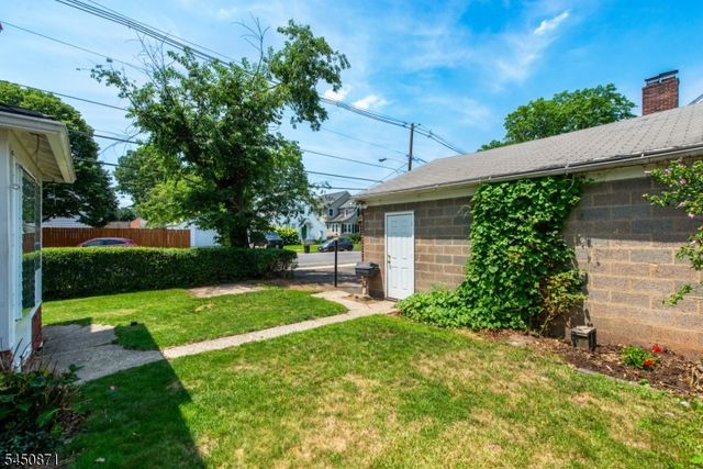 135 W Colfax Ave, Roselle Park Boro, NJ 07204