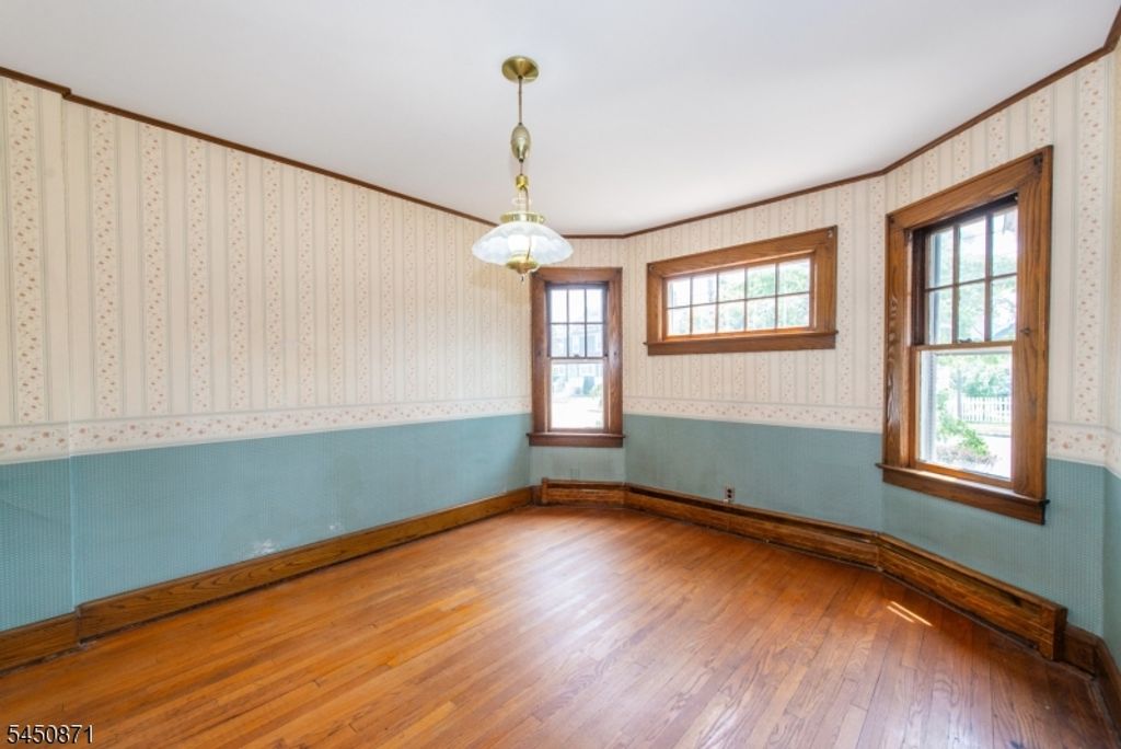 135 W Colfax Ave, Roselle Park Boro, NJ 07204 — photo 4