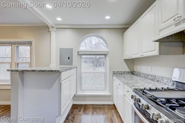 703 Gardenia Avenue, Royal Oak, MI 48067