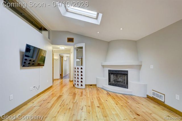 703 Gardenia Avenue, Royal Oak, MI 48067