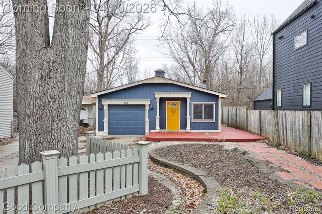 703 Gardenia Avenue, Royal Oak, MI 48067