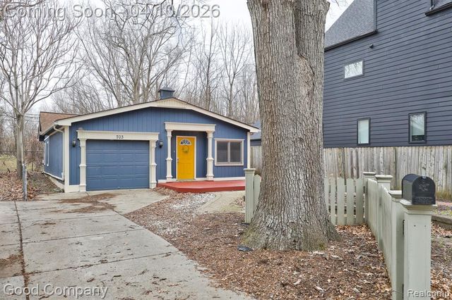 703 Gardenia Avenue, Royal Oak, MI 48067