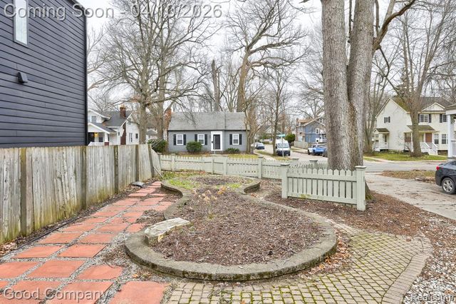 703 Gardenia Avenue, Royal Oak, MI 48067