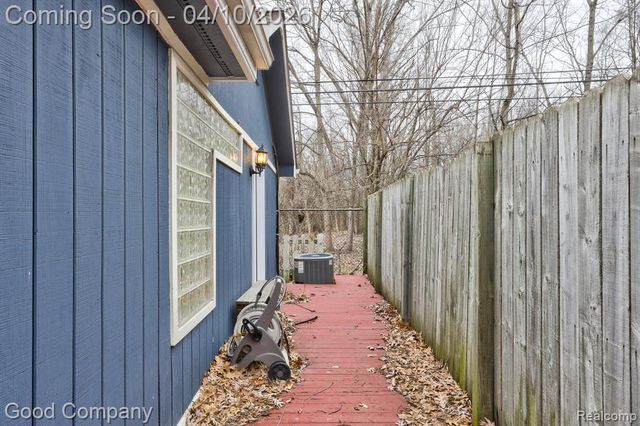 703 Gardenia Avenue, Royal Oak, MI 48067