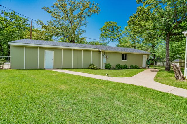 210 Victor Court, Trinidad, TX 75163