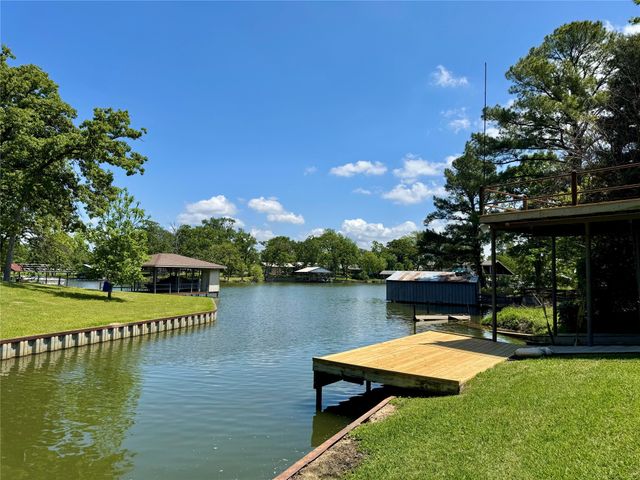 210 Victor Court, Trinidad, TX 75163