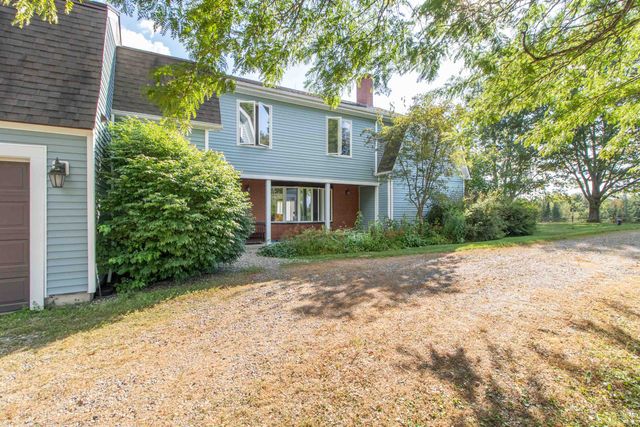 586 Old Coach Road, Lyndon, VT 05851