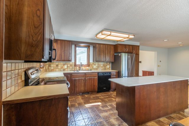 586 Old Coach Road, Lyndon, VT 05851