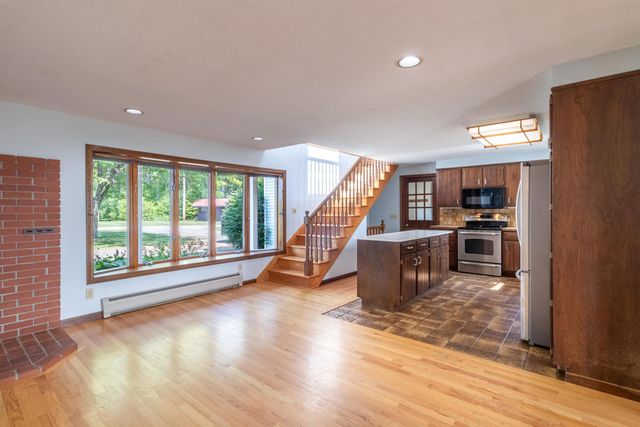 586 Old Coach Road, Lyndon, VT 05851