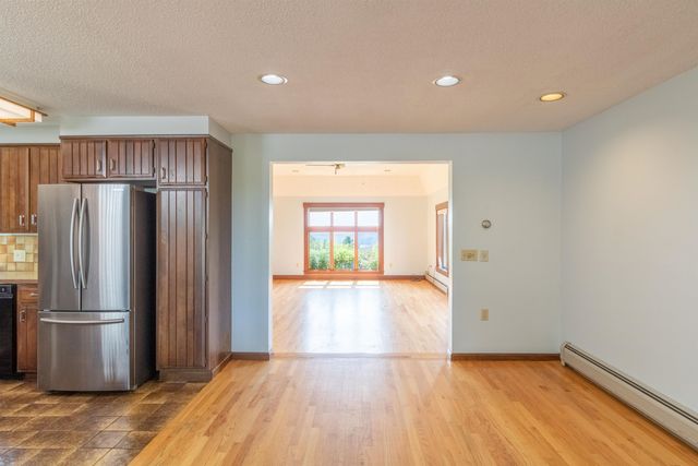 586 Old Coach Road, Lyndon, VT 05851