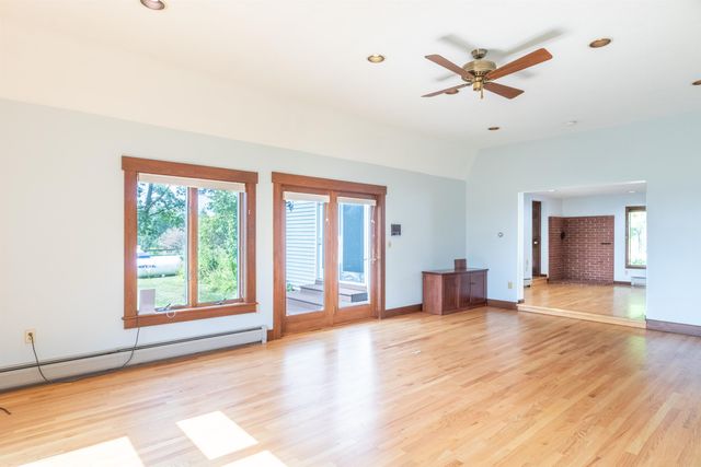 586 Old Coach Road, Lyndon, VT 05851