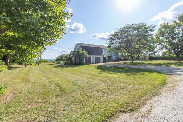 586 Old Coach Road, Lyndon, VT 05851
