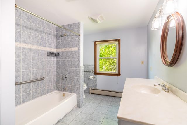 586 Old Coach Road, Lyndon, VT 05851