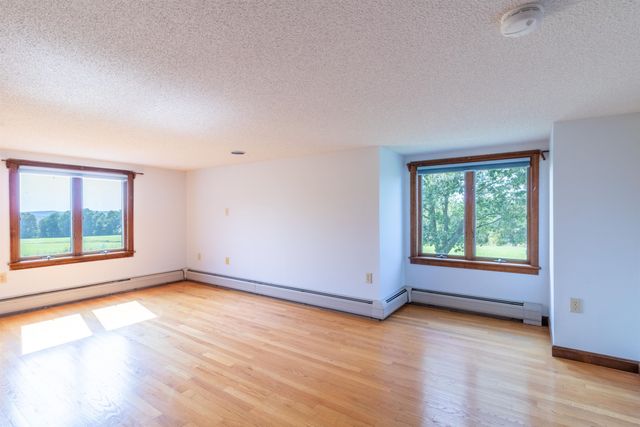 586 Old Coach Road, Lyndon, VT 05851