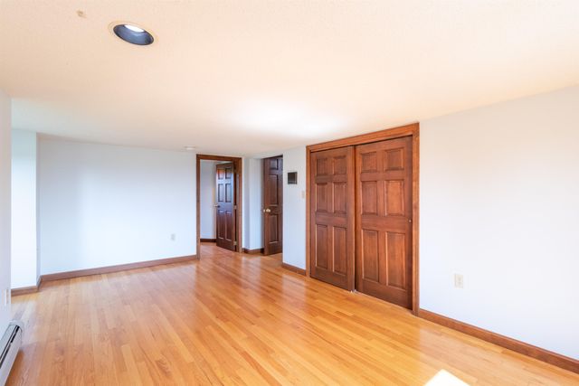 586 Old Coach Road, Lyndon, VT 05851