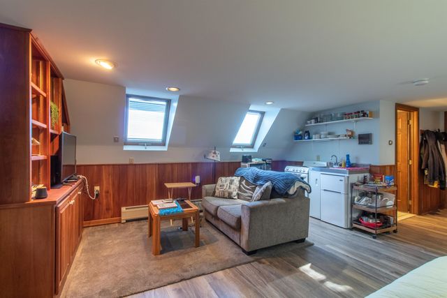 586 Old Coach Road, Lyndon, VT 05851