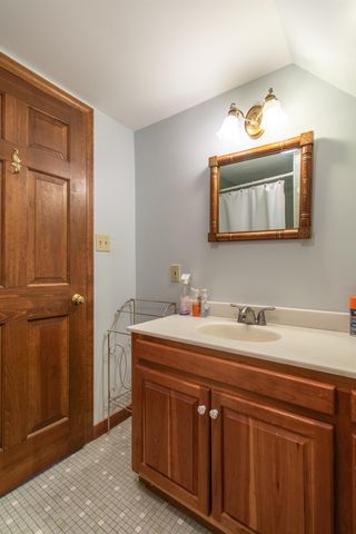 586 Old Coach Road, Lyndon, VT 05851