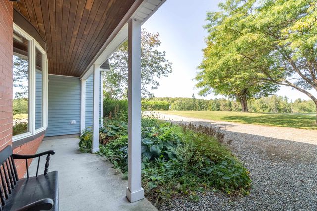 586 Old Coach Road, Lyndon, VT 05851