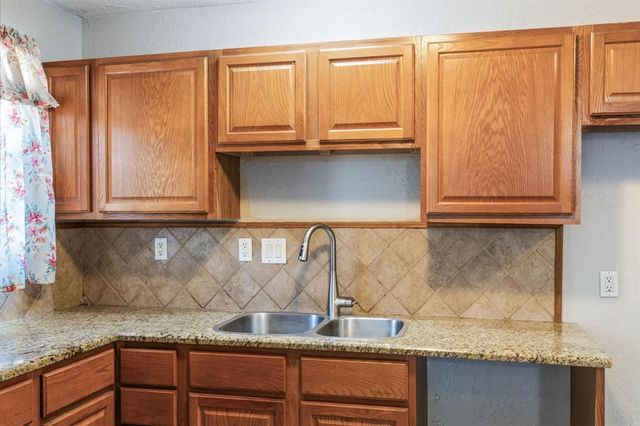 526 NW Glendale Drive, Lawton, OK 73507