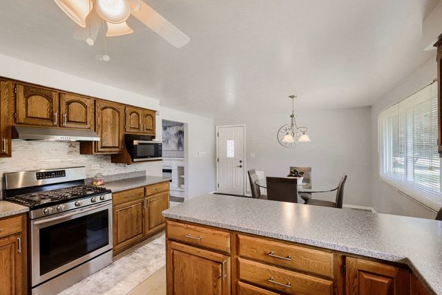 1662 Kimberly Avenue, Elgin, IL 60123