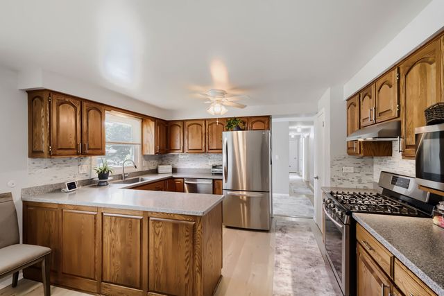 1662 Kimberly Avenue, Elgin, IL 60123