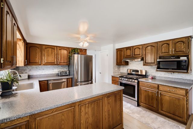 1662 Kimberly Avenue, Elgin, IL 60123