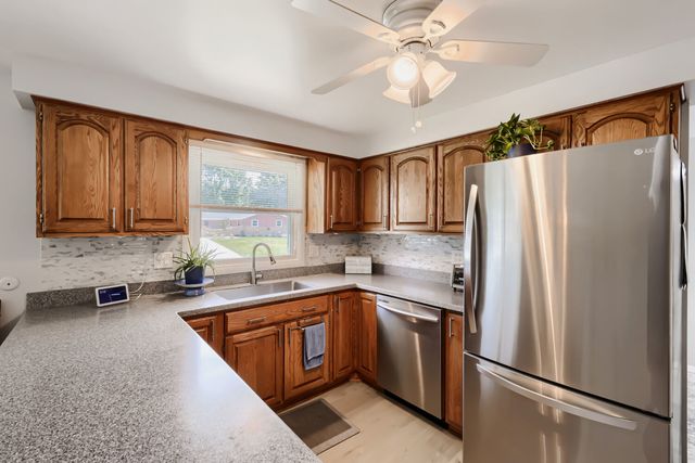 1662 Kimberly Avenue, Elgin, IL 60123