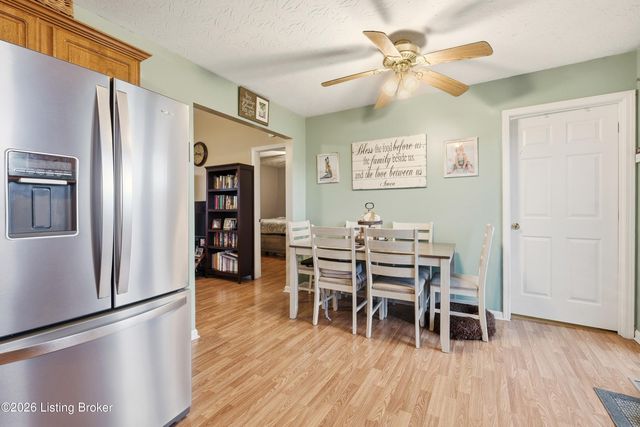 291 Lakes Of Dogwood Blvd, Shepherdsville, KY 40165