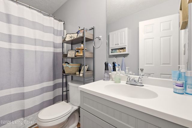 291 Lakes Of Dogwood Blvd, Shepherdsville, KY 40165