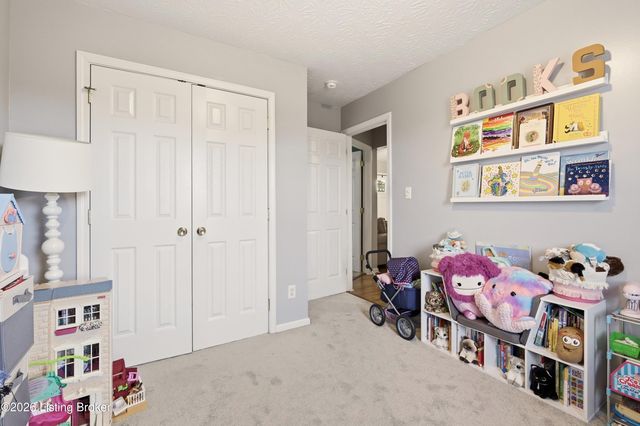 291 Lakes Of Dogwood Blvd, Shepherdsville, KY 40165