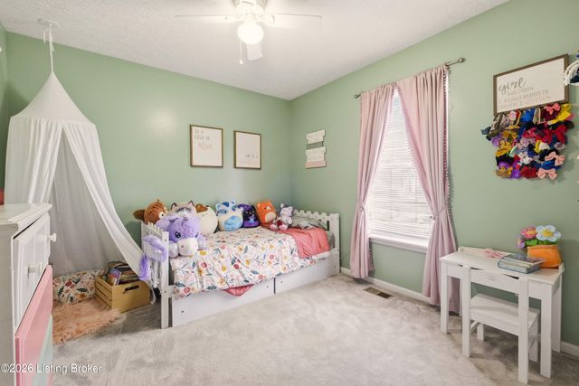 291 Lakes Of Dogwood Blvd, Shepherdsville, KY 40165