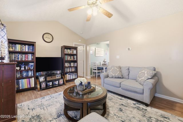 291 Lakes Of Dogwood Blvd, Shepherdsville, KY 40165