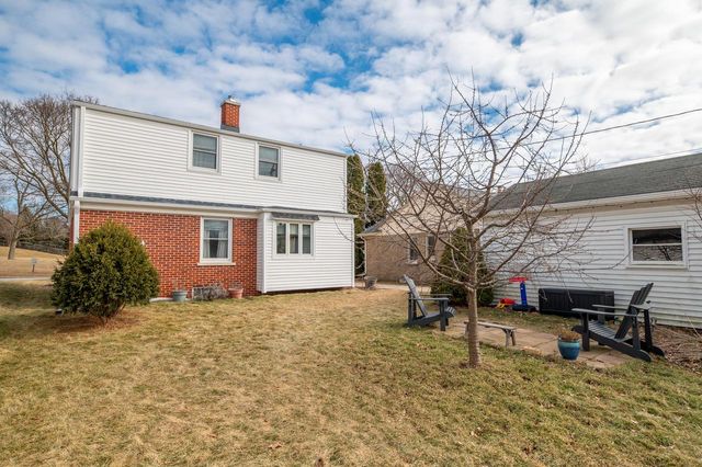 2445 N 80th STREET, Wauwatosa, WI 53213