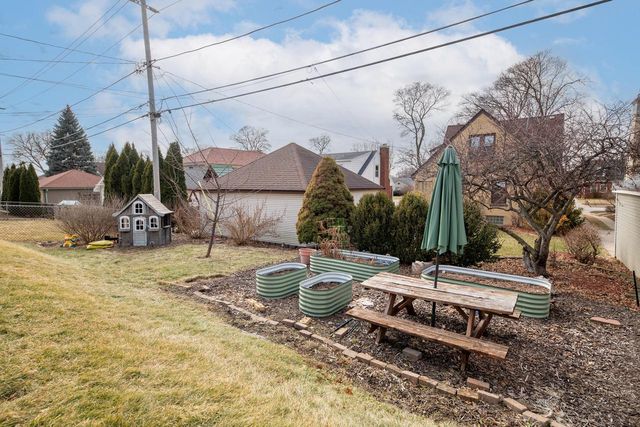 2445 N 80th STREET, Wauwatosa, WI 53213