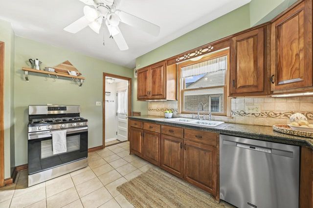 2445 N 80th STREET, Wauwatosa, WI 53213