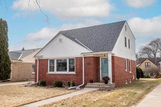 2445 N 80th STREET, Wauwatosa, WI 53213