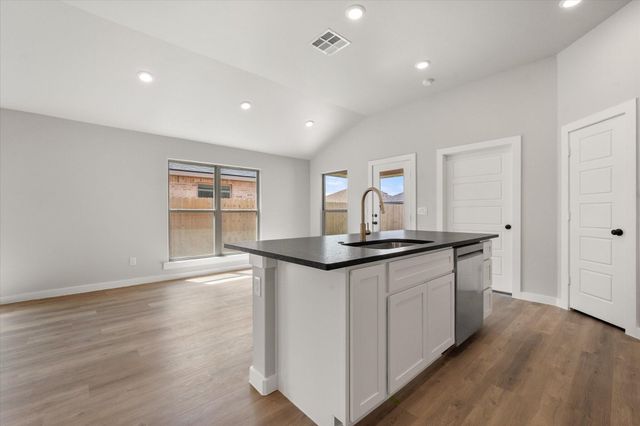 7004 14th Street, Lubbock, TX 79416