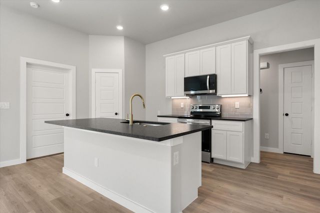 7004 14th Street, Lubbock, TX 79416